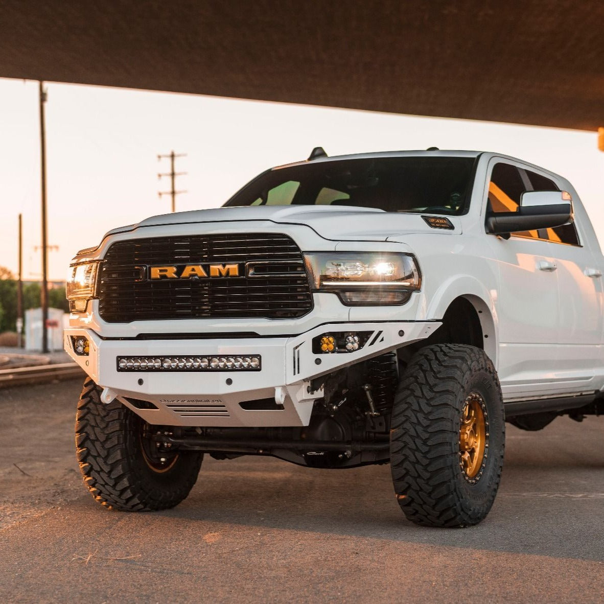2019-2024 RAM 2500/3500 OCTANE SERIES FRONT BUMPER