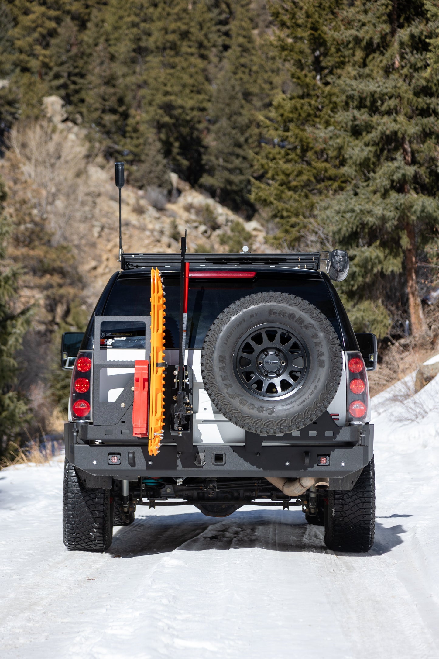 2000-2006 Chevy Suburban | GMC Yukon XL HIGH CLEARANCE DUAL SWING OUT REAR BUMPER 1500/ 2500