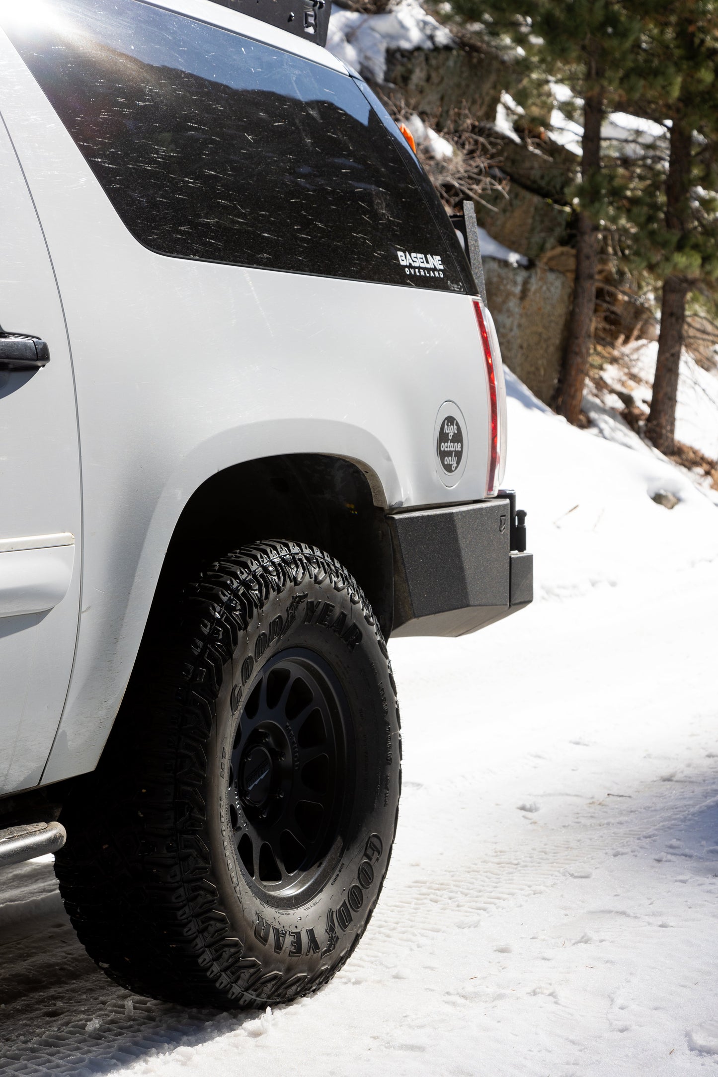 2000-2006 Chevy Suburban | GMC Yukon XL HIGH CLEARANCE DUAL SWING OUT REAR BUMPER 1500/ 2500