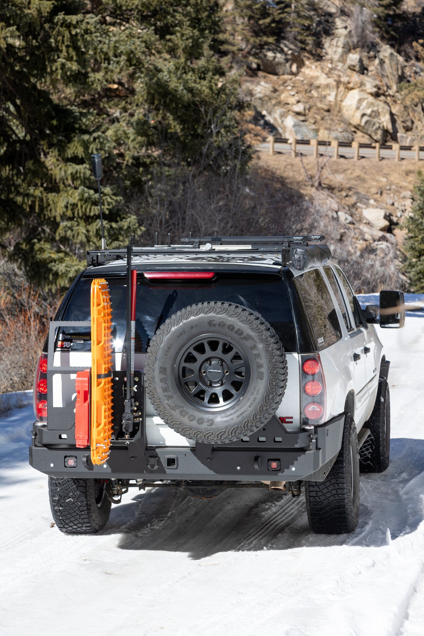 2000-2006 Chevy Suburban | GMC Yukon XL HIGH CLEARANCE DUAL SWING OUT REAR BUMPER 1500/ 2500