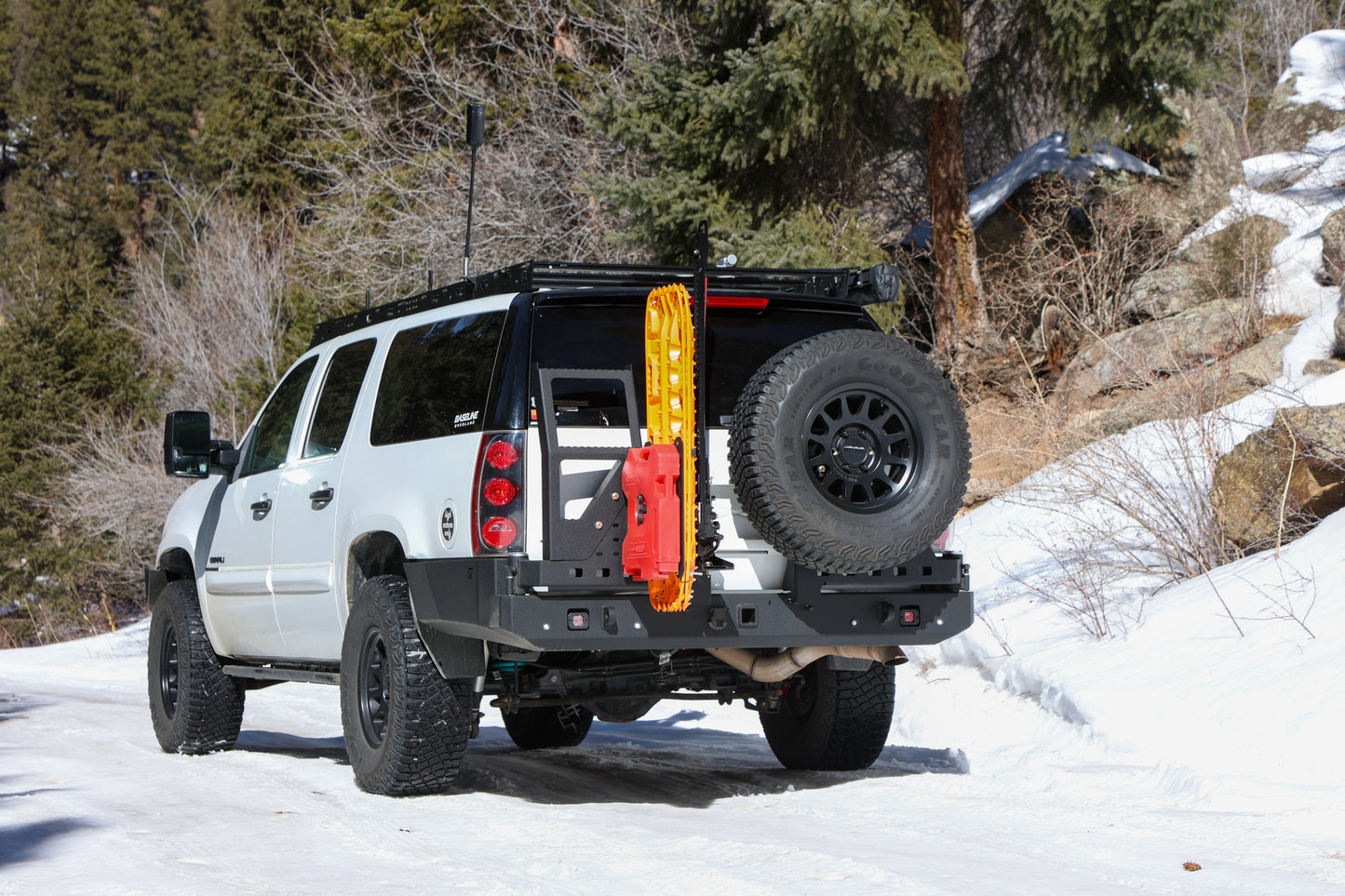 2000-2006 Chevy Suburban | GMC Yukon XL HIGH CLEARANCE DUAL SWING OUT REAR BUMPER 1500/ 2500