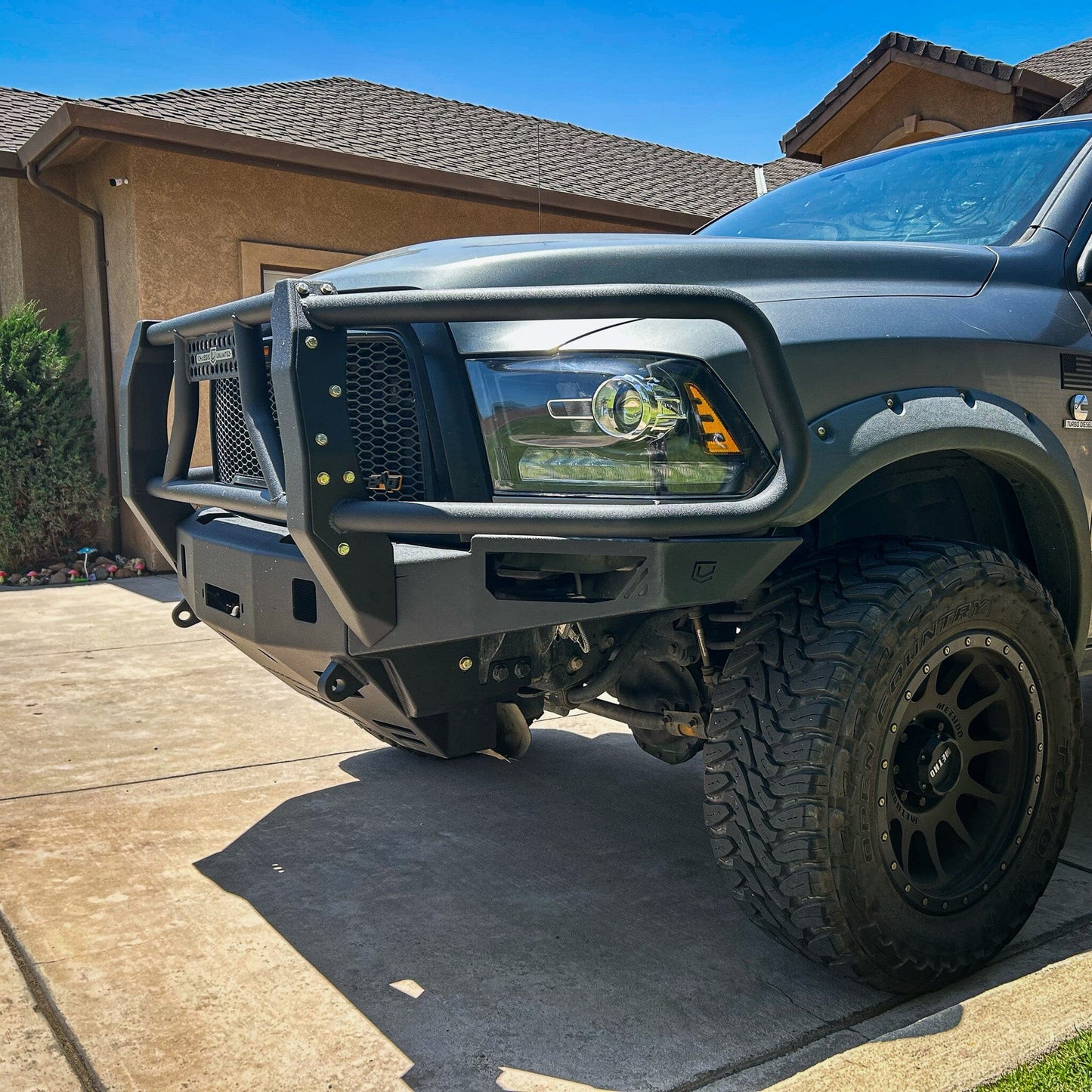 2010-2018 RAM 2500/3500 OCTANE FRONT WINCH BUMPER W/ GUARD